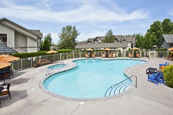 Grandridge place apartments kennewick washington pool area and building